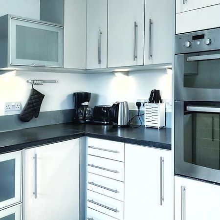 스완지 New Luxurious And Business Apt 아파트 외부 사진