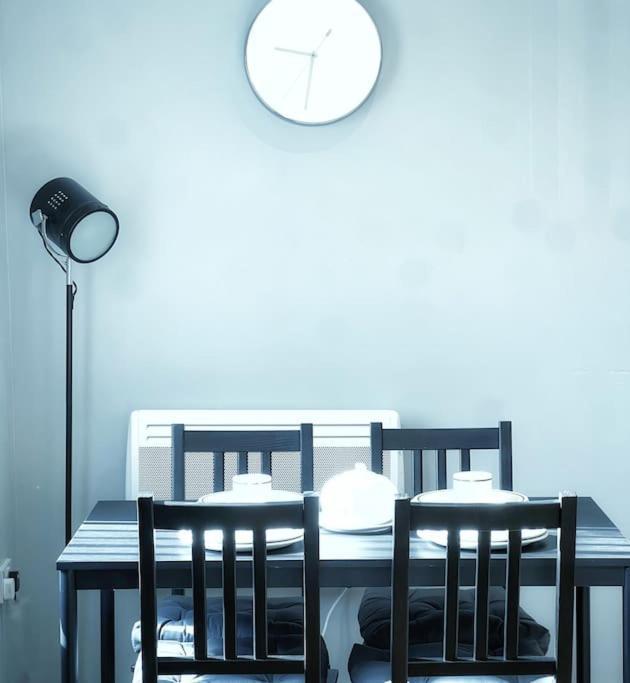 스완지 New Luxurious And Business Apt 아파트 외부 사진