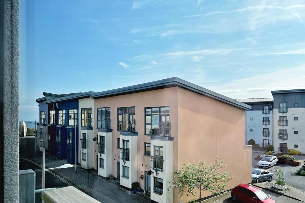 스완지 New Luxurious And Business Apt 아파트 외부 사진